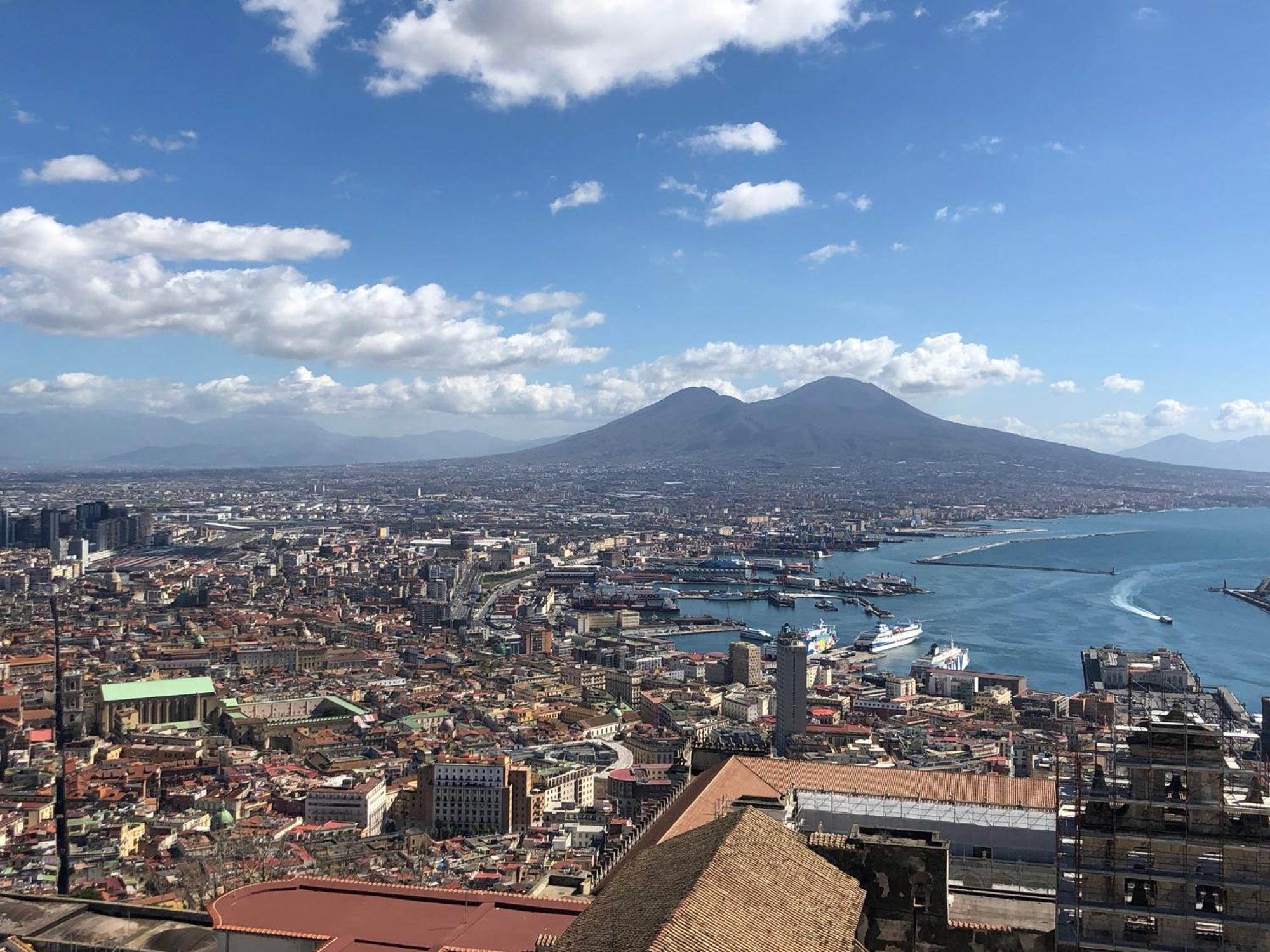 Toledostop Neapel Exterior foto View of the city of Naples